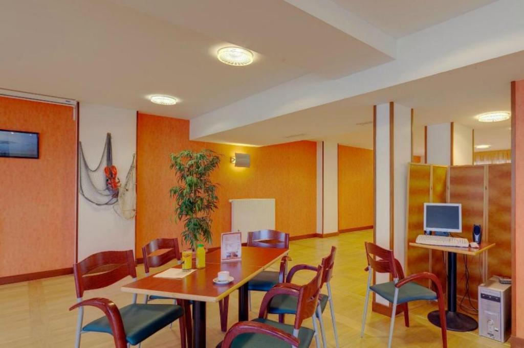 Hotel Les Residences D'Armor Douarnenez Bagian luar foto